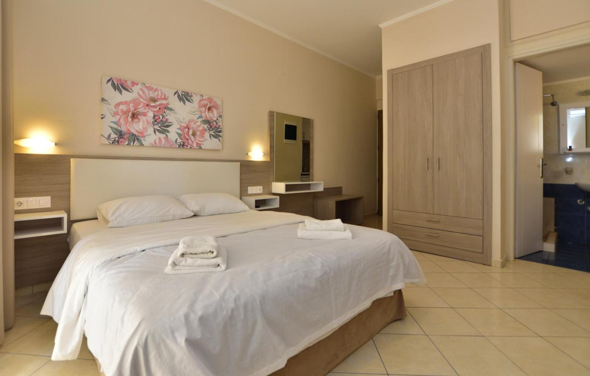 Flisvos Rooms Palaiochora Exteriér fotografie