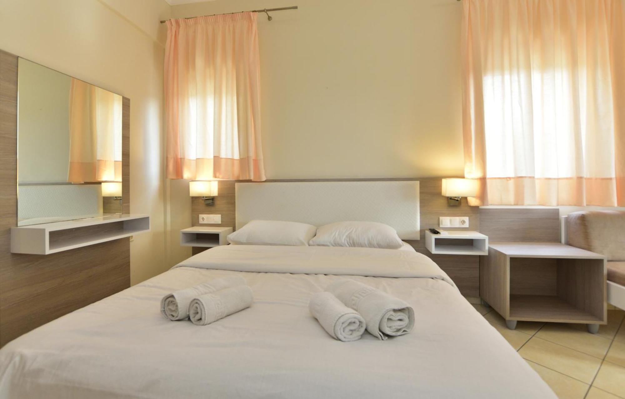 Flisvos Rooms Palaiochora Exteriér fotografie