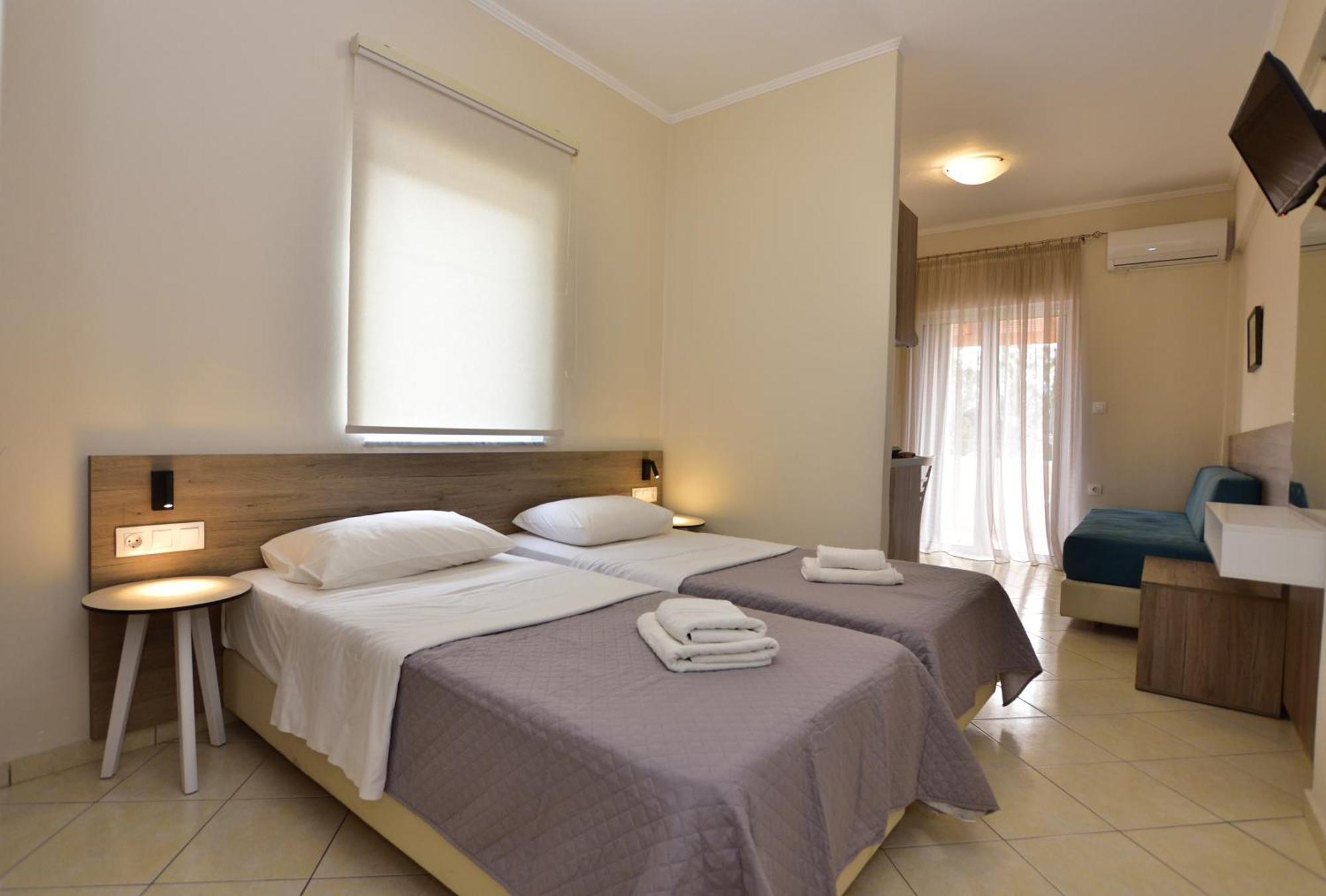 Flisvos Rooms Palaiochora Exteriér fotografie