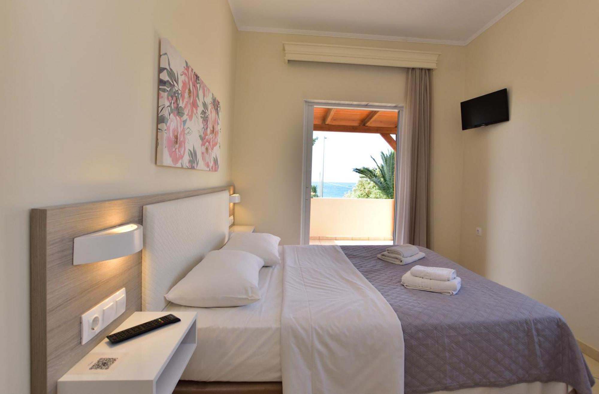 Flisvos Rooms Palaiochora Exteriér fotografie